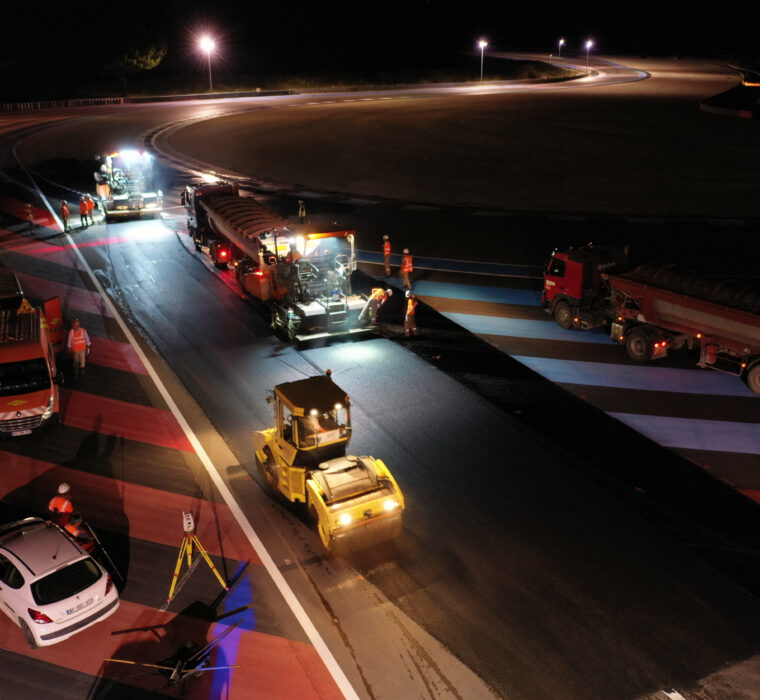 Vue aérienne du circuit Paul Ricard - Le Castellet : travaux de réfection du revêtement 3