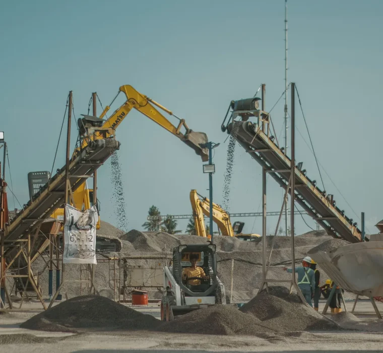Equipo de producción utilizado para el asfalto de la pista de Mandalika