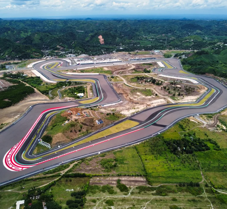 Vista aérea general del circuito Mandalika completo después de la modernización.